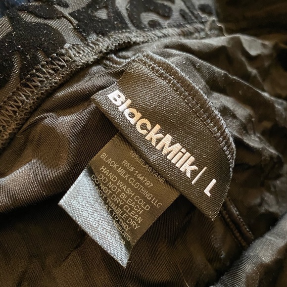 Blackmilk - Burned Velvet Damask Leggings - Picture 5 of 5